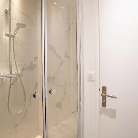 Guestready - Bright And Comfy Very Close To Eiffel Tower! * París