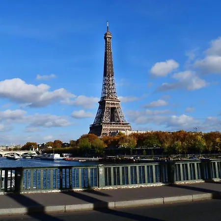 Guestready - Bright And Comfy Very Close To Eiffel Tower! *